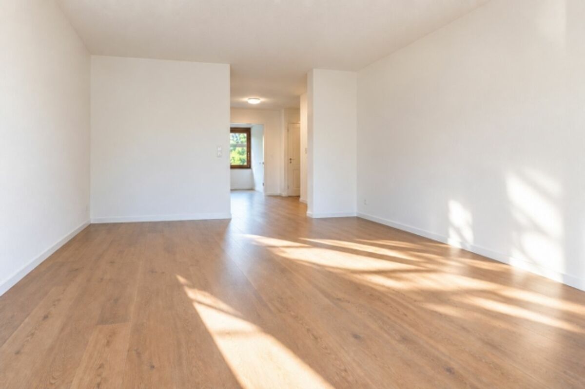 4.5-Zimmer-Gartenwohnung mit Weitsicht ins Grüne - 1