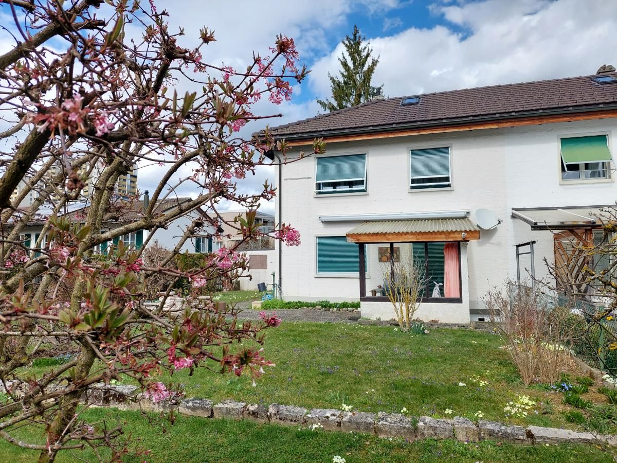 3.5 Zimmer Reihenfamilienhaus - 0