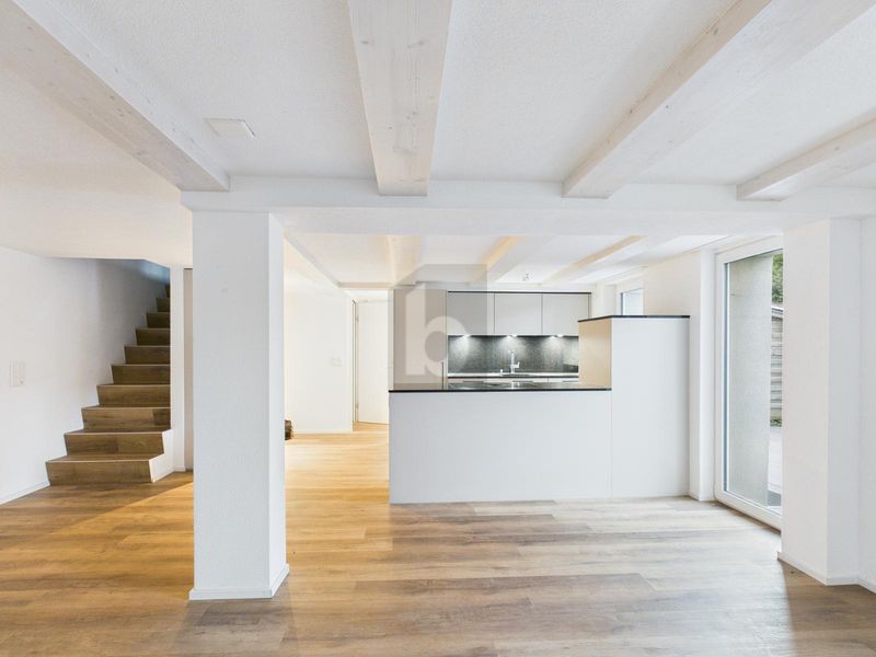 HOCHWERTIG UND KOMPLETT RENOVIERT - 1