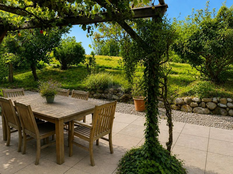 HOCHWERTIG MIT PERGOLA ZUM VERLIEBEN! - 2