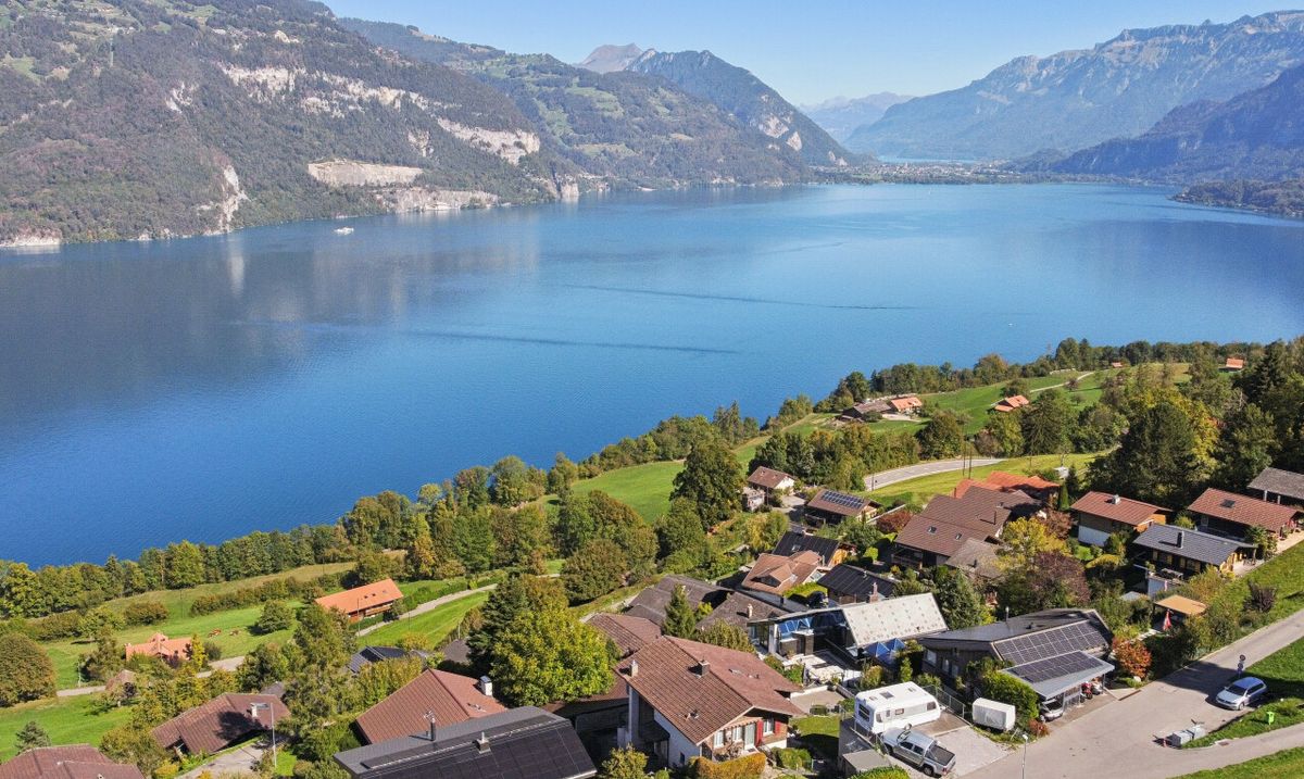 Dreifamilienhaus mit Garten und Seepanorama - 1