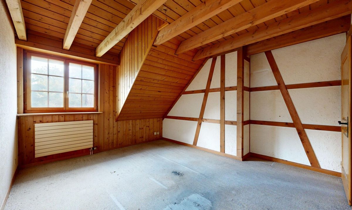 Reihenmittelhaus mit Garten und enormem Potenzial in Oetwil am See - 6