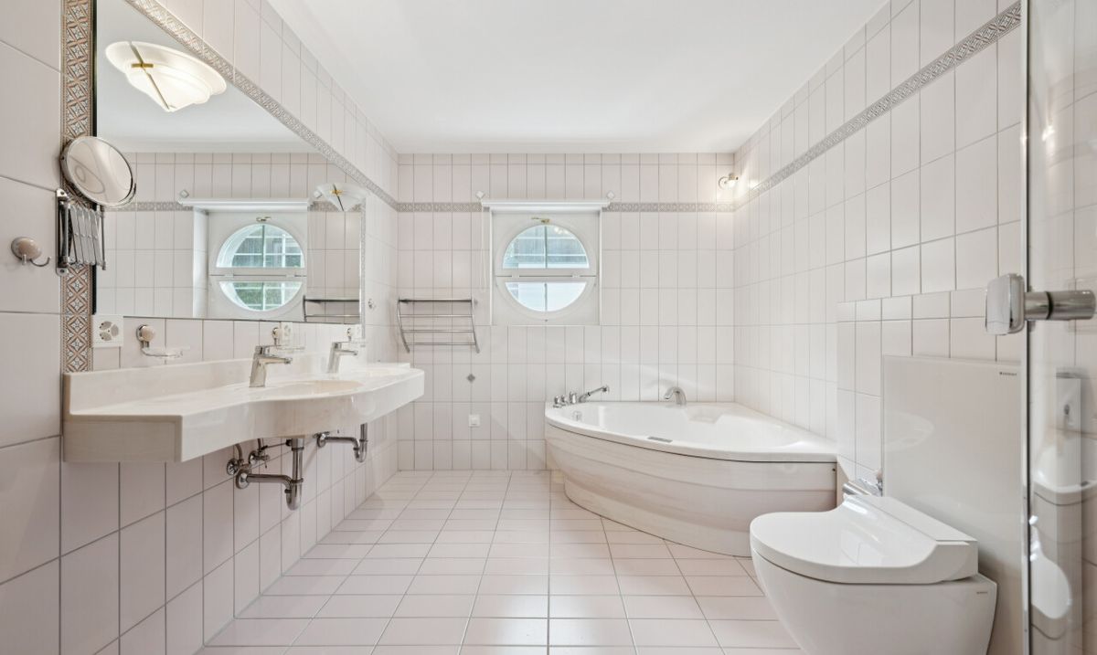 Exklusive Villa mit beheiztem Pool und traumhafter Aussicht - 7