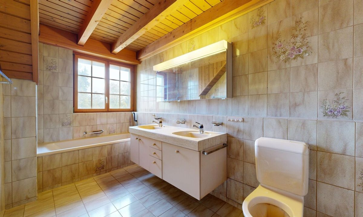 Reihenmittelhaus mit Garten und enormem Potenzial in Oetwil am See - 4