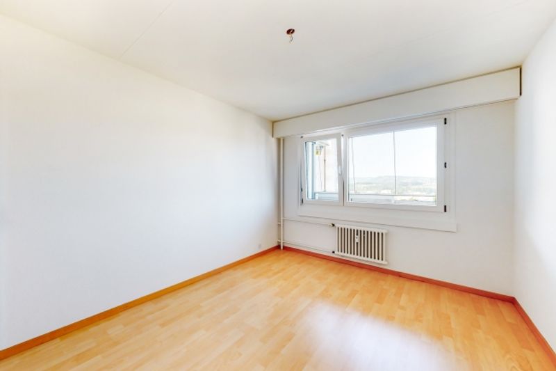 BEFRISTET bis 31.03.2027 - 4.5 Zimmer-Wohnung mit grossartiger Weitsicht - 6