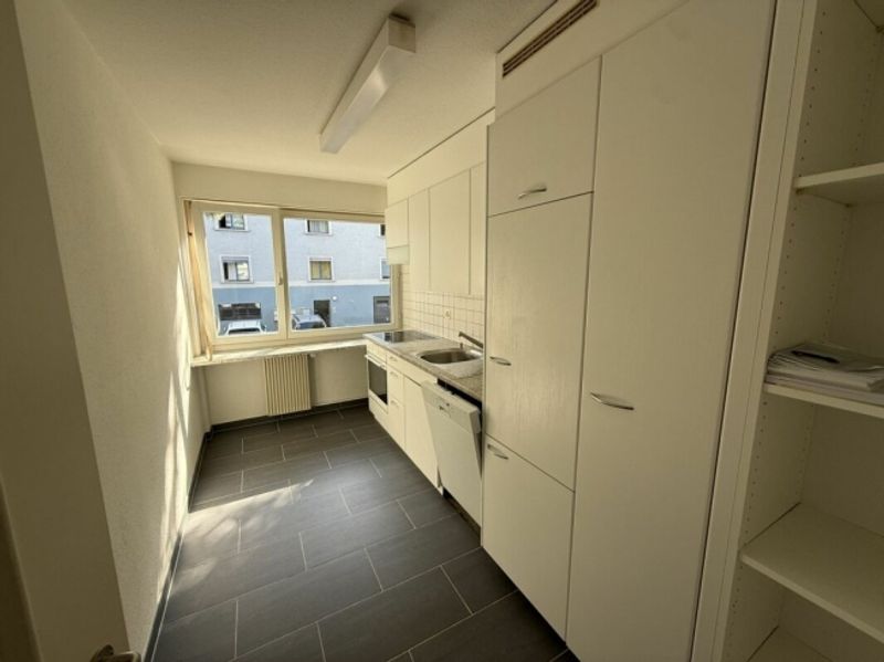 Helle 2-Zimmer-Wohnung mit Balkon - 2