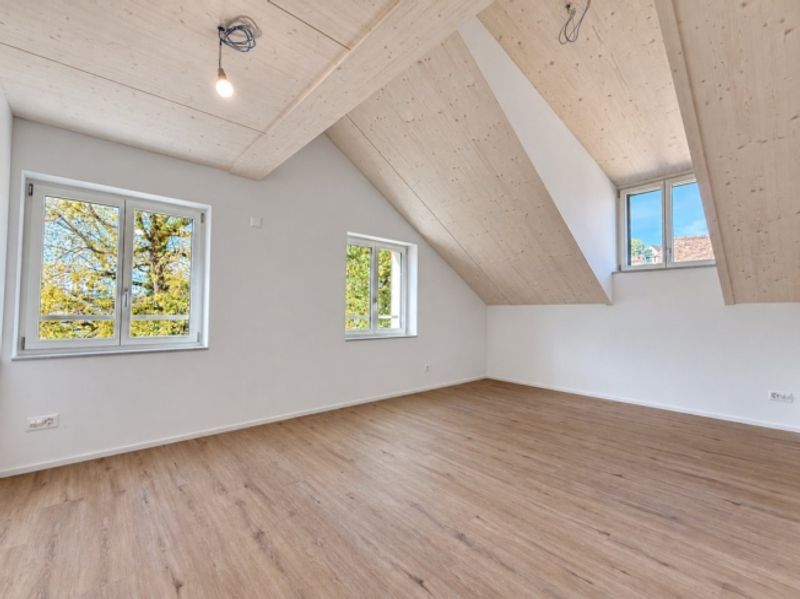 GROSSZÜGIGE MAISONETTE MIT DACHCHARME IM ERSTBEZUG - 3
