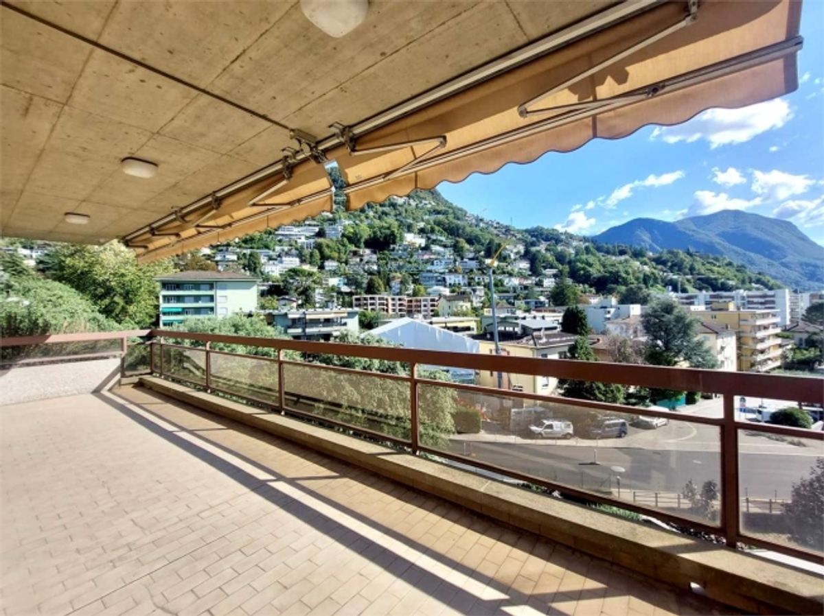 Grosszügige 4.5-Zimmerwohnung im 5. Stock mit grosser Terrasse und Weitblick - 0