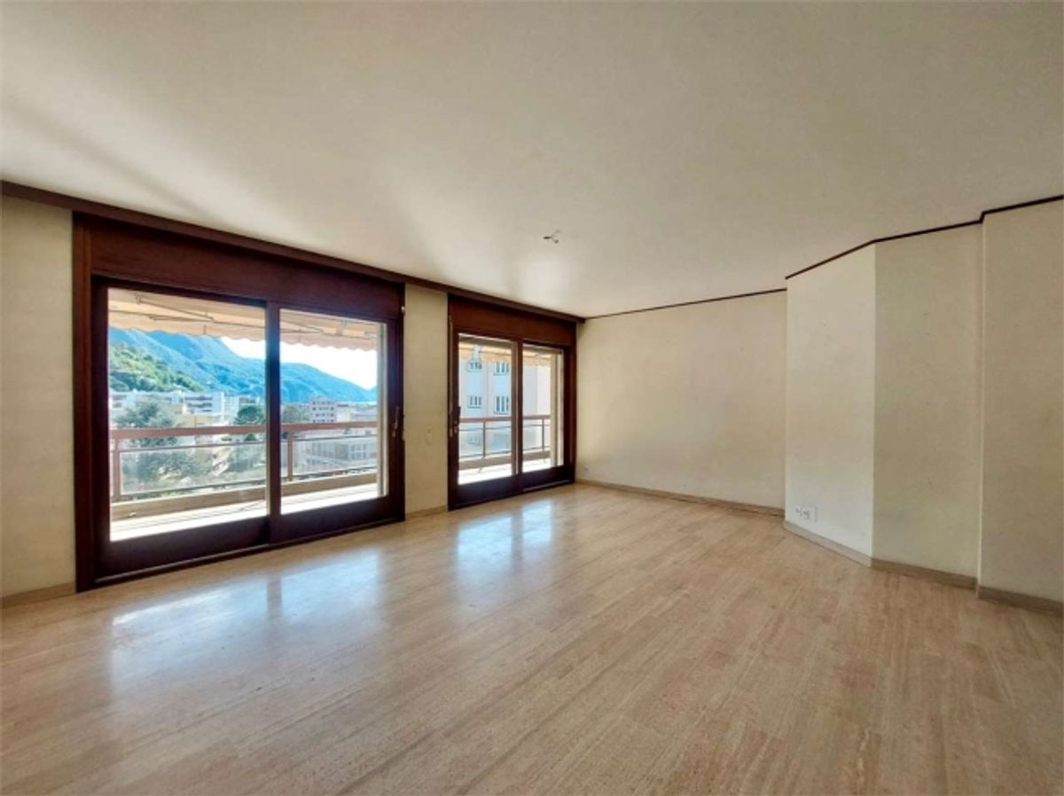 Grosszügige 4.5-Zimmerwohnung im 5. Stock mit grosser Terrasse und Weitblick - 1