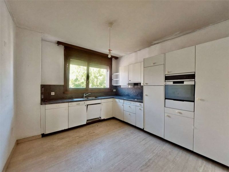 Grosszügige 4.5-Zimmerwohnung im 5. Stock mit grosser Terrasse und Weitblick - 4