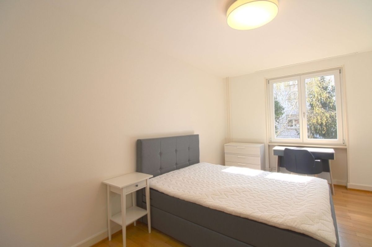 Furnished room in modernised apartment in a top location - 0