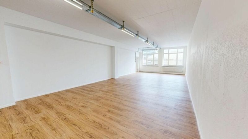 Grosszügige Gewerbeflächen mit vielseitigen Nutzungsmöglichkeiten in Basel - 5