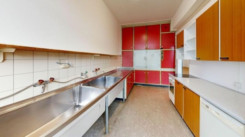 Grosszügige Gewerbeflächen mit vielseitigen Nutzungsmöglichkeiten in Basel - 12