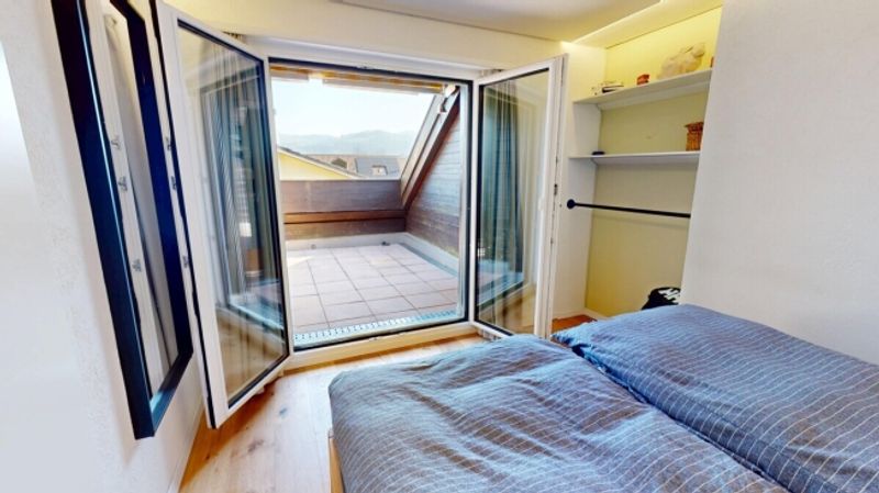 Grosszügig, 6.5 Zimmer, Top-Aussicht, perfekte Lage und 3 Balkone - 12