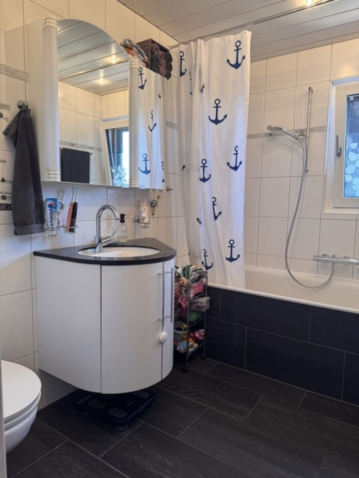 Grosszügig, 6.5 Zimmer, Top-Aussicht, perfekte Lage und 3 Balkone - 12