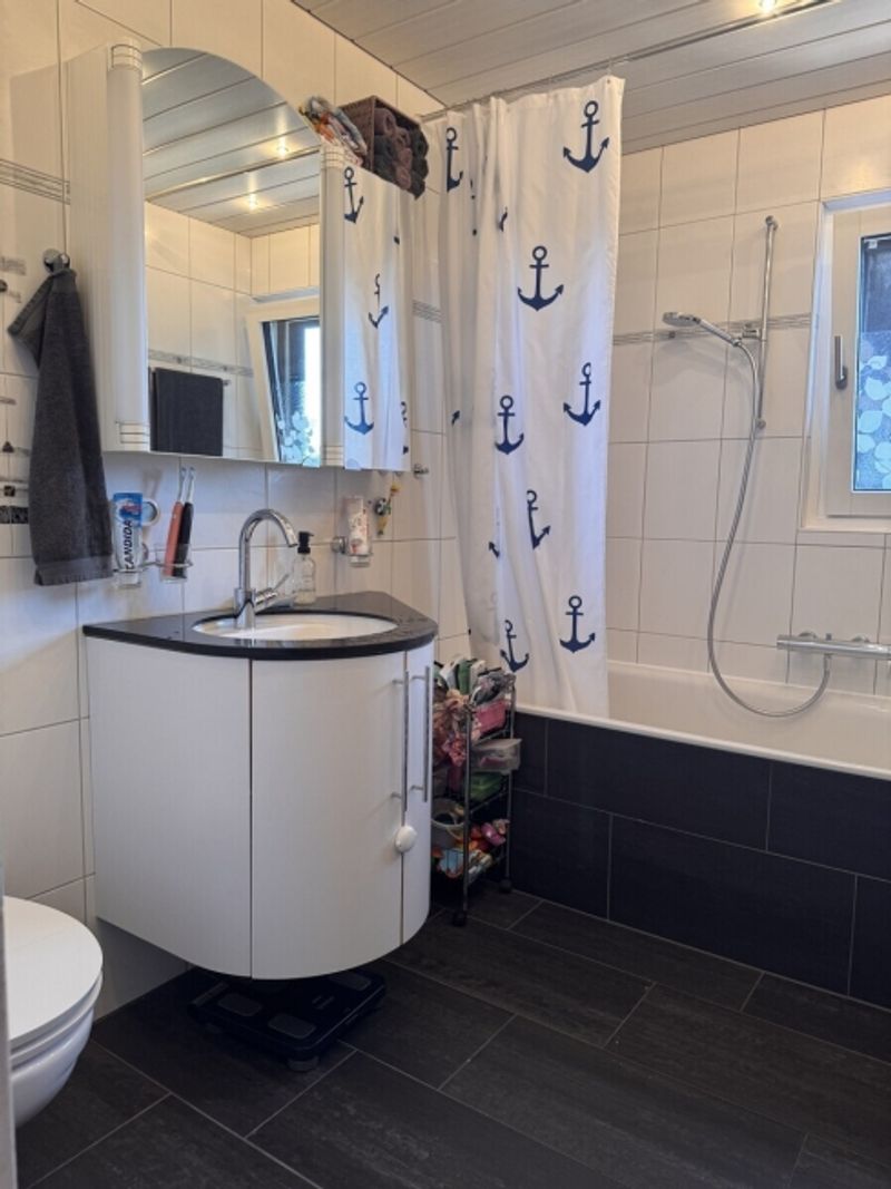 Grosszügig, 6.5 Zimmer, Top-Aussicht, perfekte Lage und 3 Balkone - 13