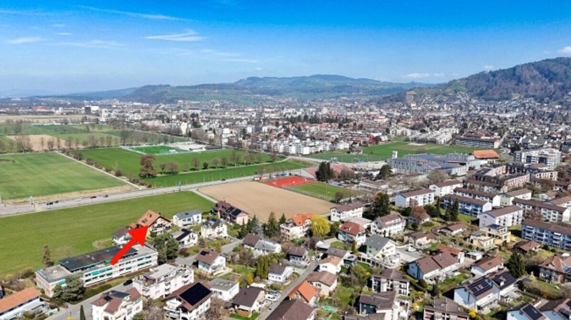 Grosszügig, 6.5 Zimmer, Top-Aussicht, perfekte Lage und 3 Balkone - 4
