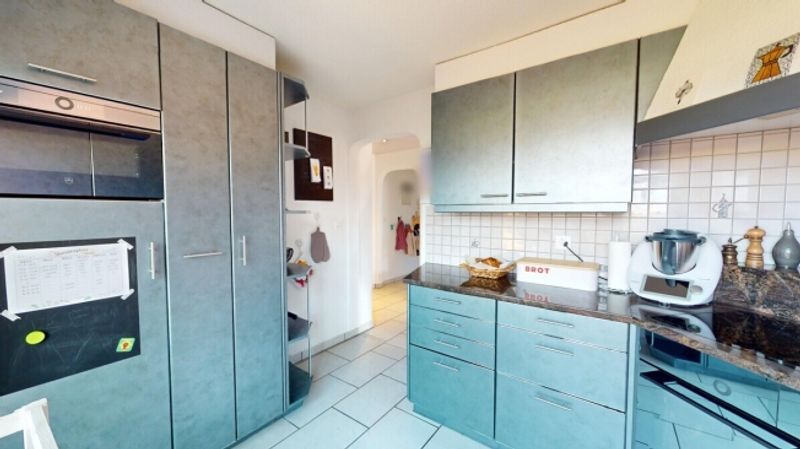 Grosszügig, 6.5 Zimmer, Top-Aussicht, perfekte Lage und 3 Balkone - 9