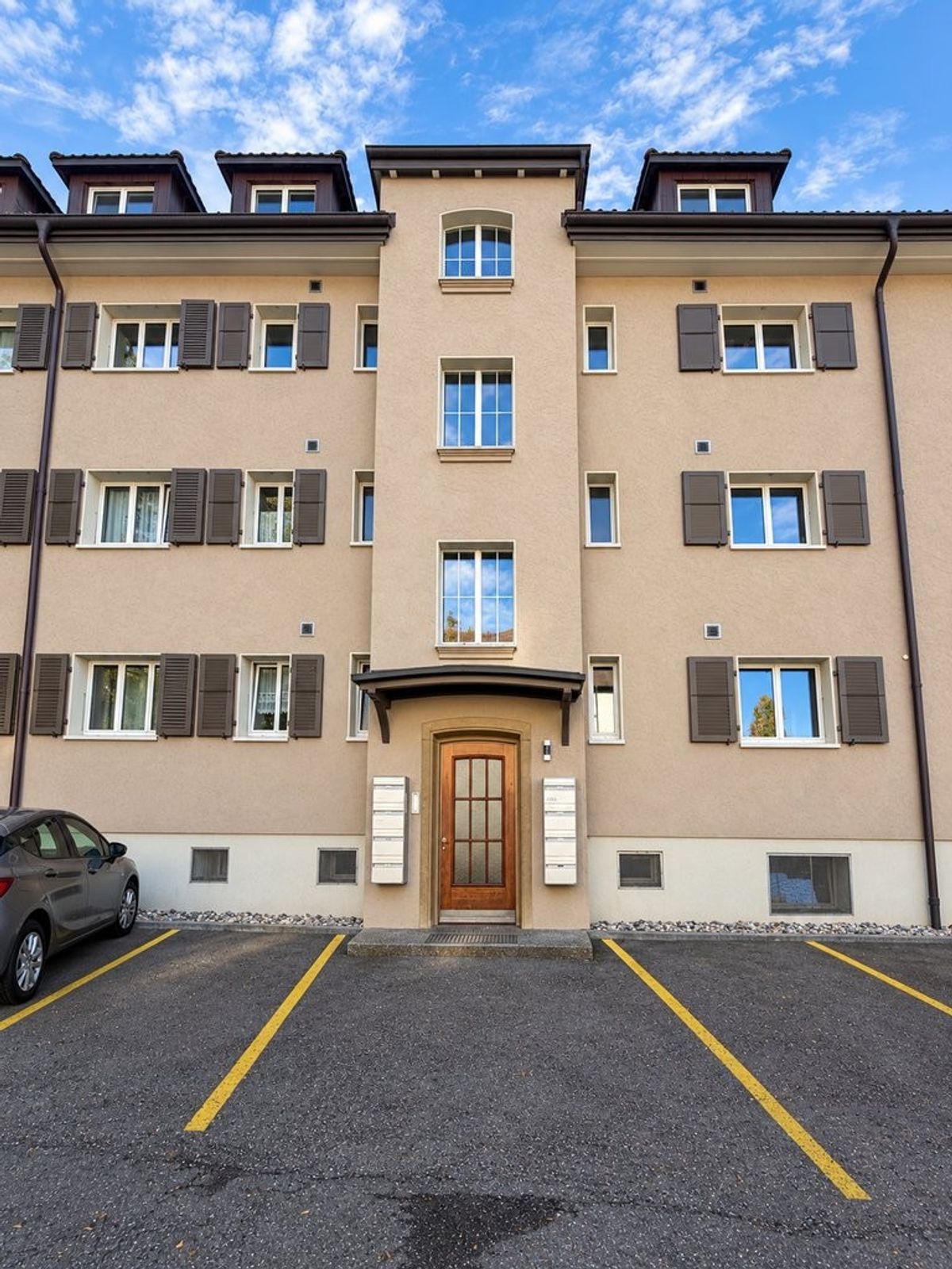 Helle 3.5-Zimmerwohnung mit verglastem Balkon in Liebefeld - 0