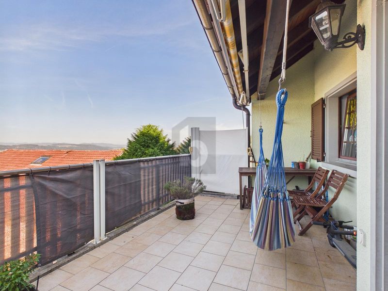 MIT GALERIE, CHEMINÉE UND SONNIGEM BALKON! - 3