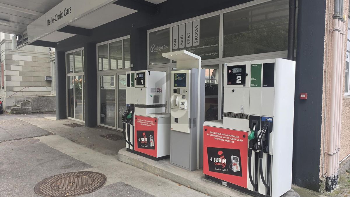 GARAGE ÉQUIPÉ AVEC STATION-SERVICE À REPRENDRE - 0