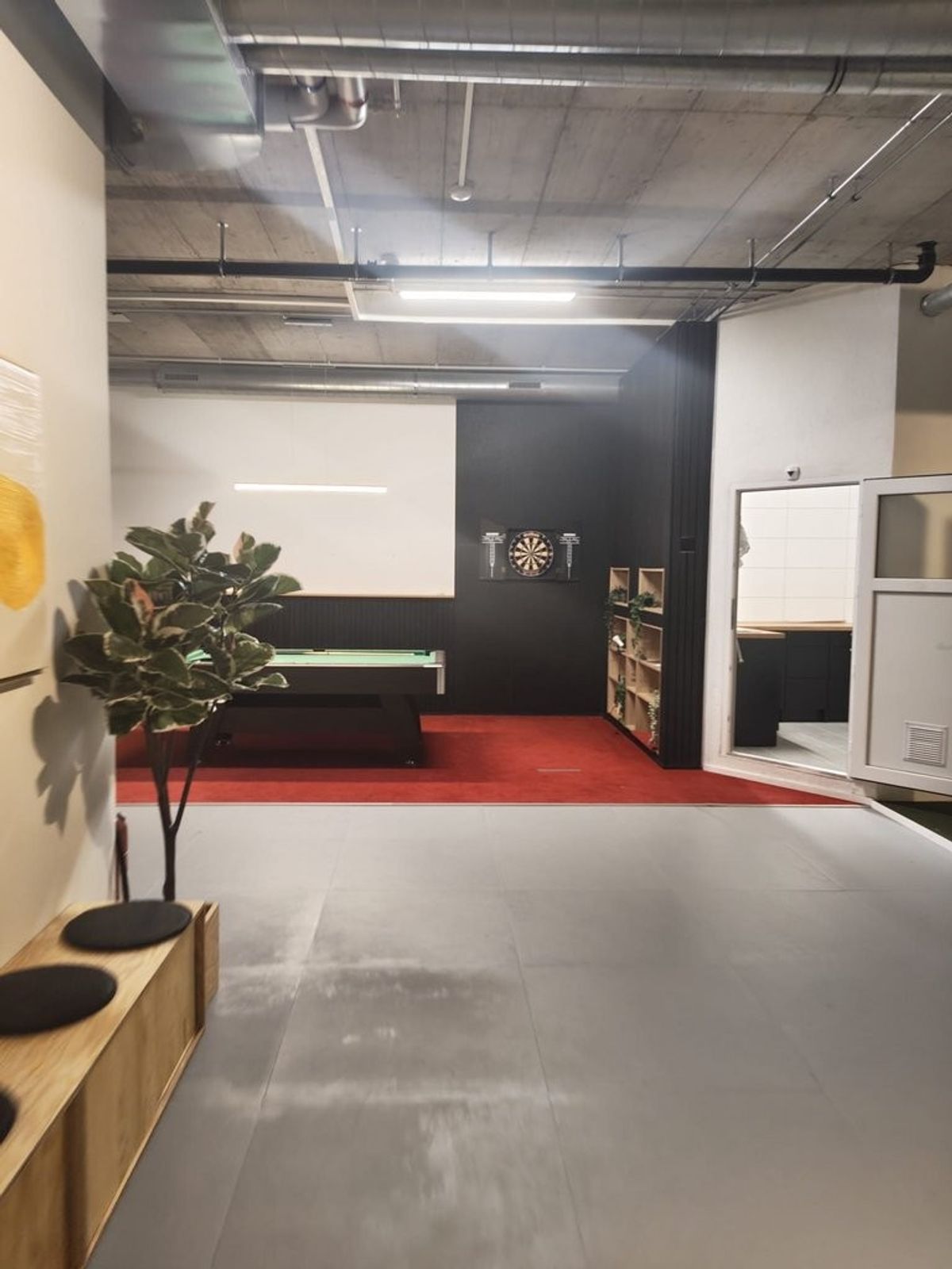 À LOUER BUREAUX DE 187 m2 ENV. À ETOY - 8