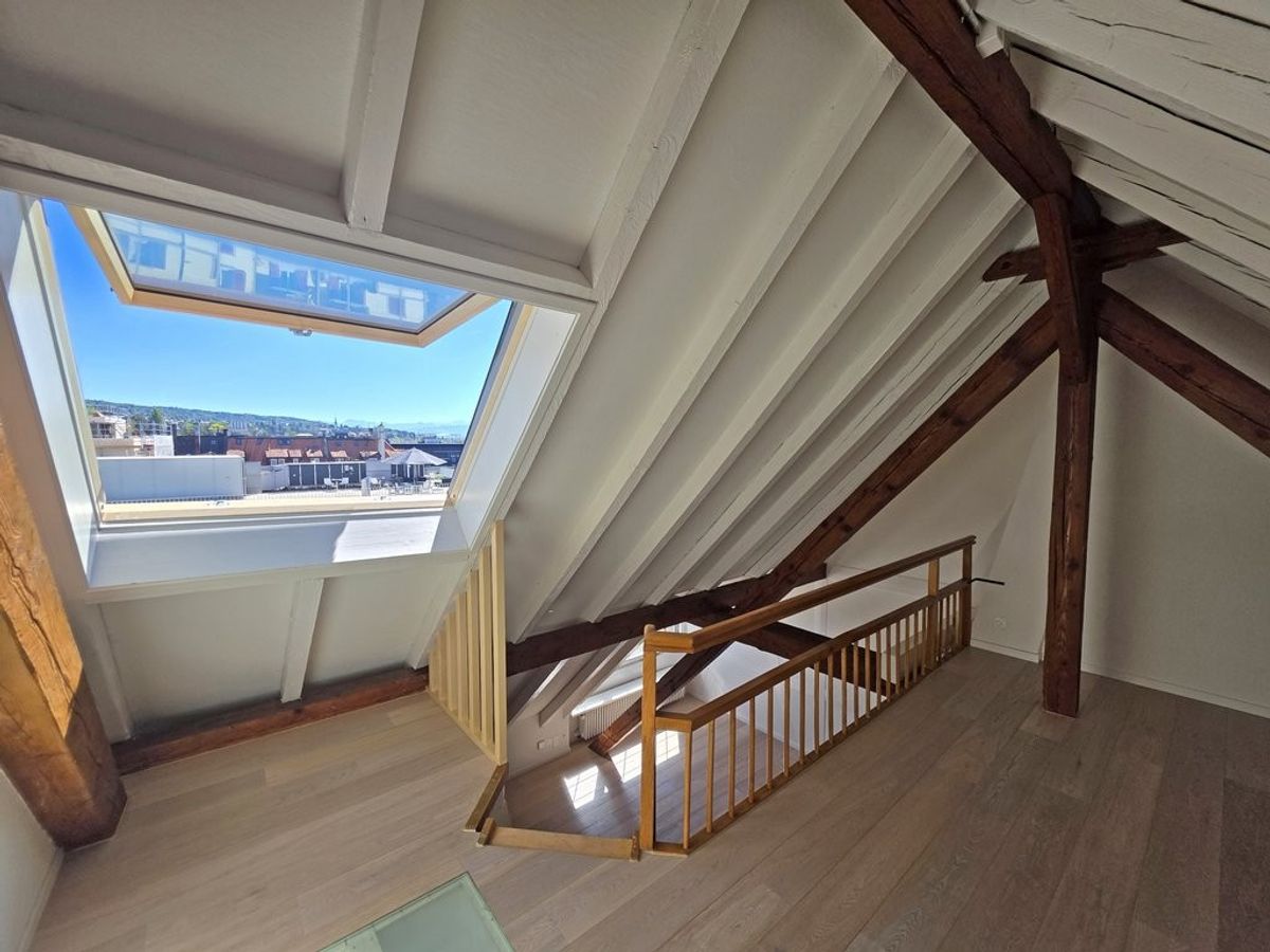 Moderne Dachwohnung mit Galerie im Zürcher Seefeld - 8
