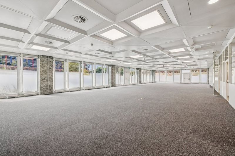 Surface commerciale de 450 m2 au coeur du World Trade Center II - 7