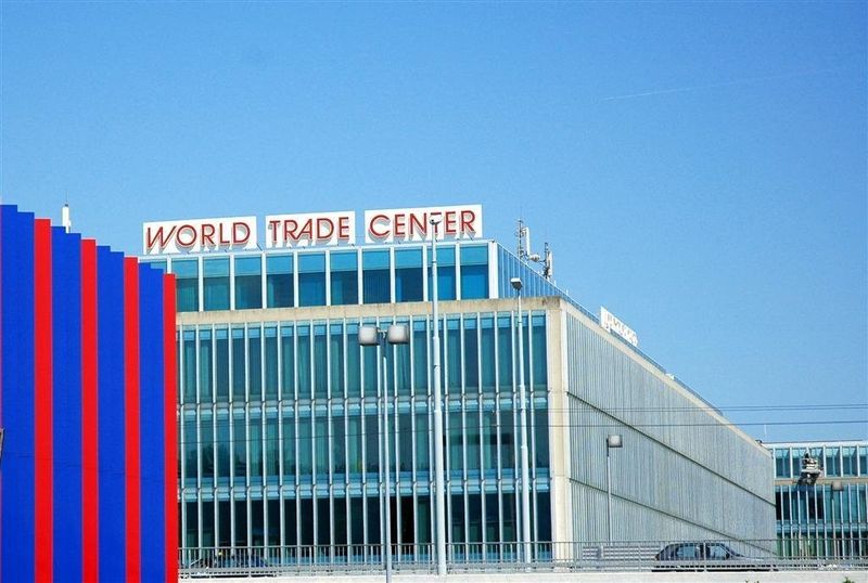Surface commerciale de 450 m2 au coeur du World Trade Center II - 10