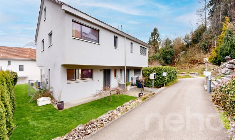 Grosszügiges Doppeleinfamilienhaus mit Garten - 1