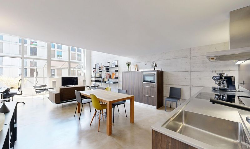 100 m² duplex loft in the former Suchard factory in Serrières - 5