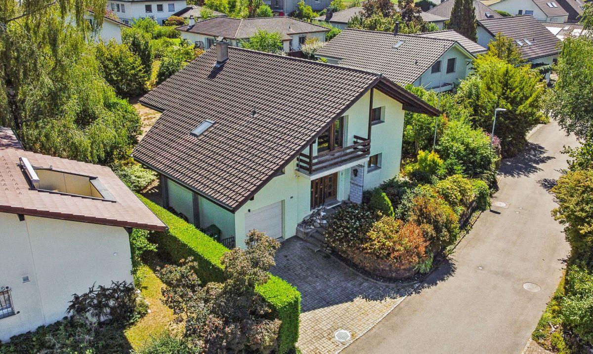 5.5-Zimmer-Einfamilienhaus mit grossem Grundstück in ruhiger Lage - 1