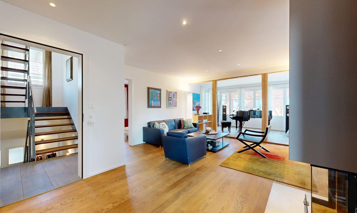 Freistehendes 4.5-Zimmer-Haus mit Geschäftslokal in Langnau am Albis - 1