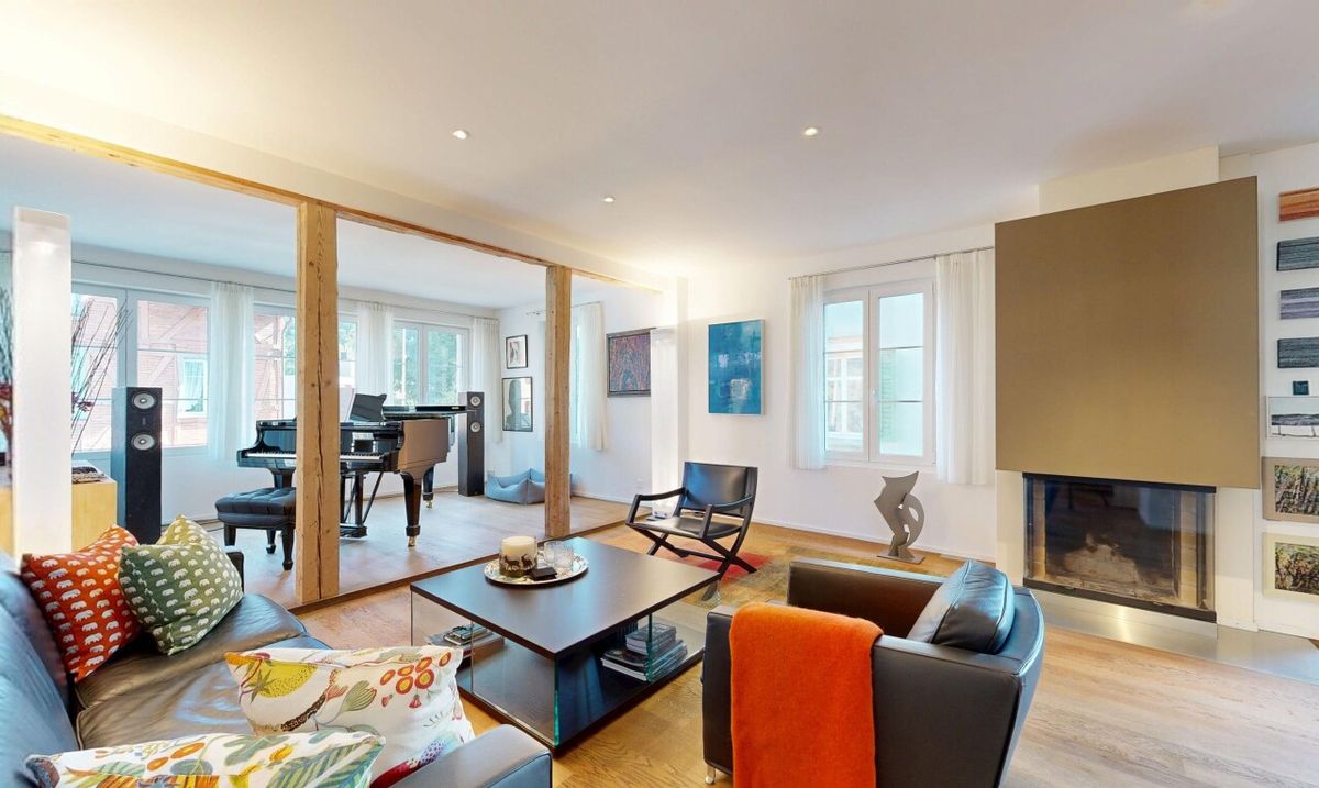 Freistehendes 4.5-Zimmer-Haus mit Geschäftslokal in Langnau am Albis - 4