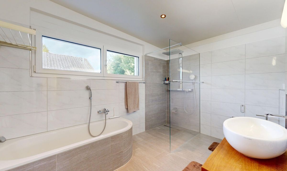 Modernes 5.5-Zimmer-Einfamilienhaus mit fantastischer Aussicht - 9