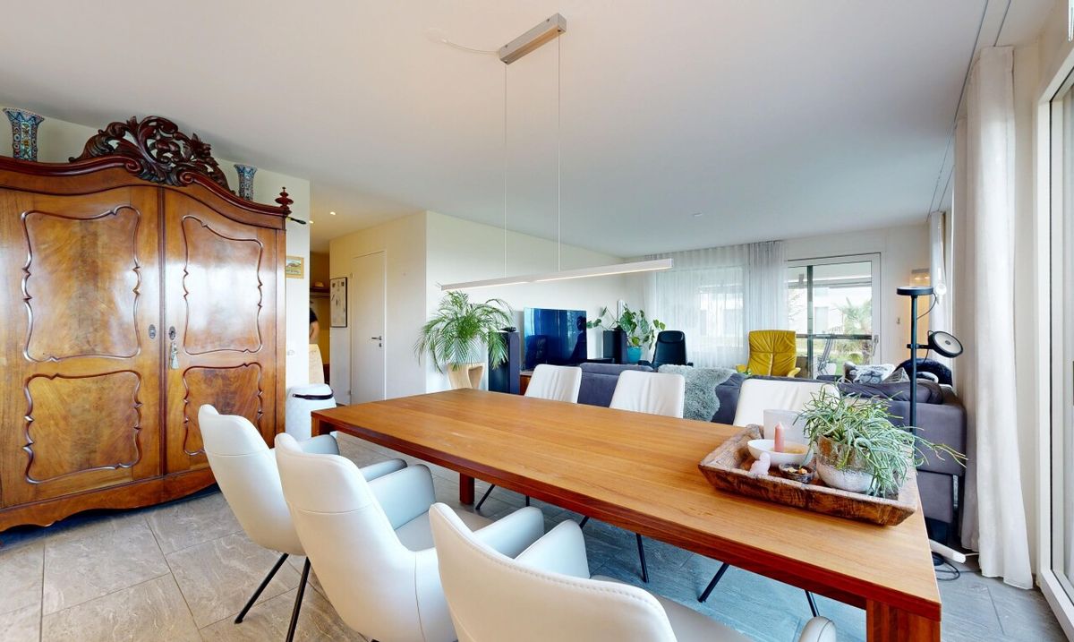 Exklusive 4.5-Zimmer-Gartenwohnung mit Seesicht und Top Ausstattung - 2