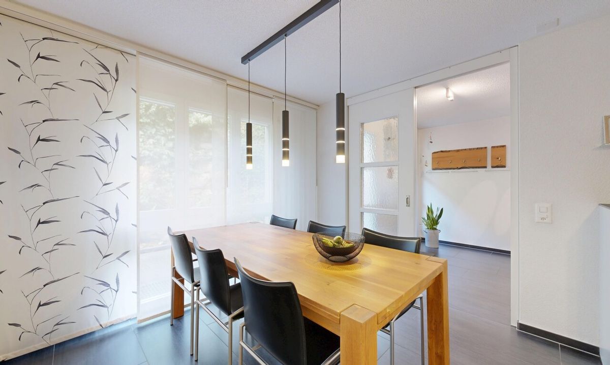 Grosszügiges 5.5 Zimmer-Reihenhaus mit viel Platz in Birrhard - 0