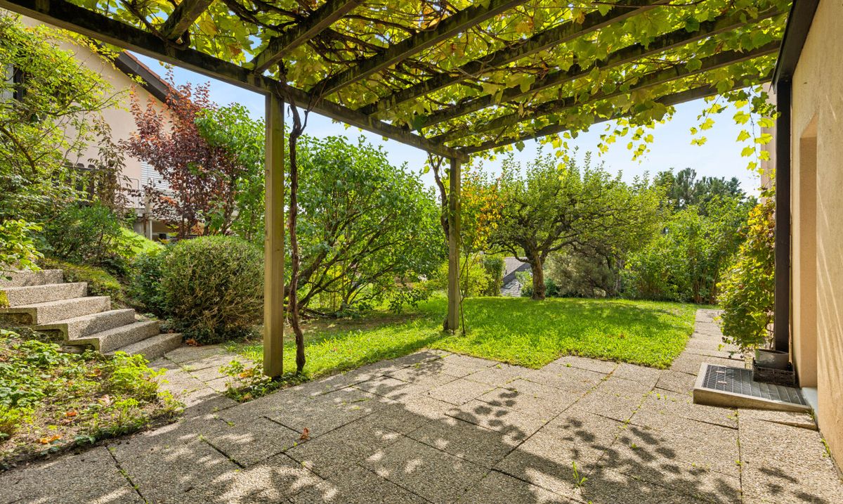 Einfamilienhaus in Belmont-sur-Lausanne – Seeblick und Südosteausricht - 0