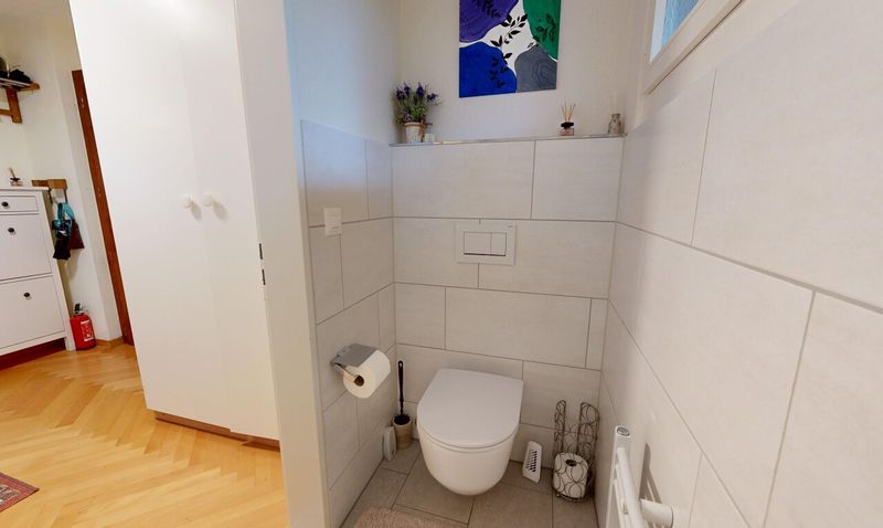 Garden Apartment with Exceptional Potential on Zurich’s Gold Coast - 8