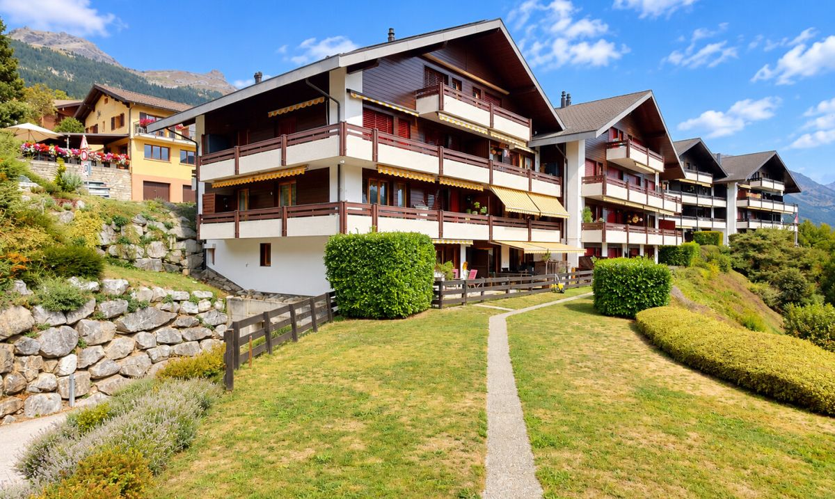 Wunderschöne 3.5-Zimmer-Gartenwohnung nahe Crans-Montana - 0