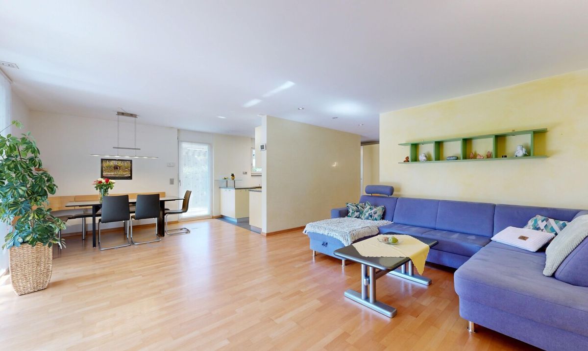 4.5-Zimmerwohnung mit Garten, Terrassen und viel Privatsphäre - 2