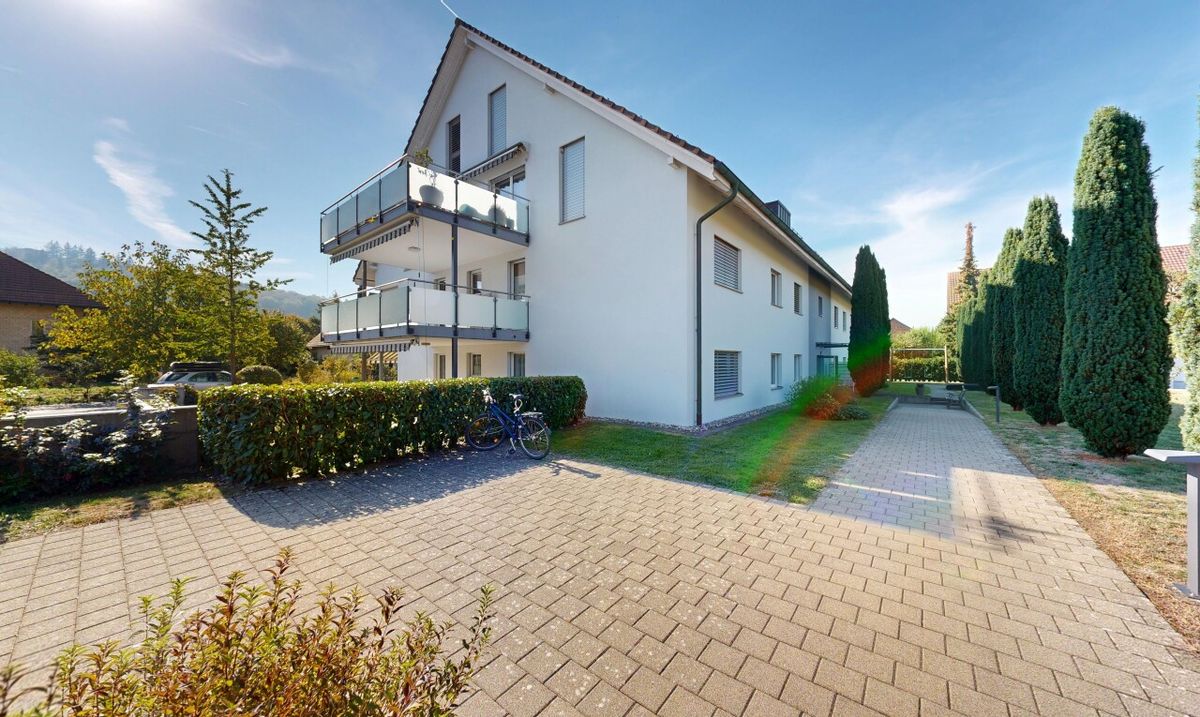 4.5-Zimmerwohnung mit Garten, Terrassen und viel Privatsphäre - 1