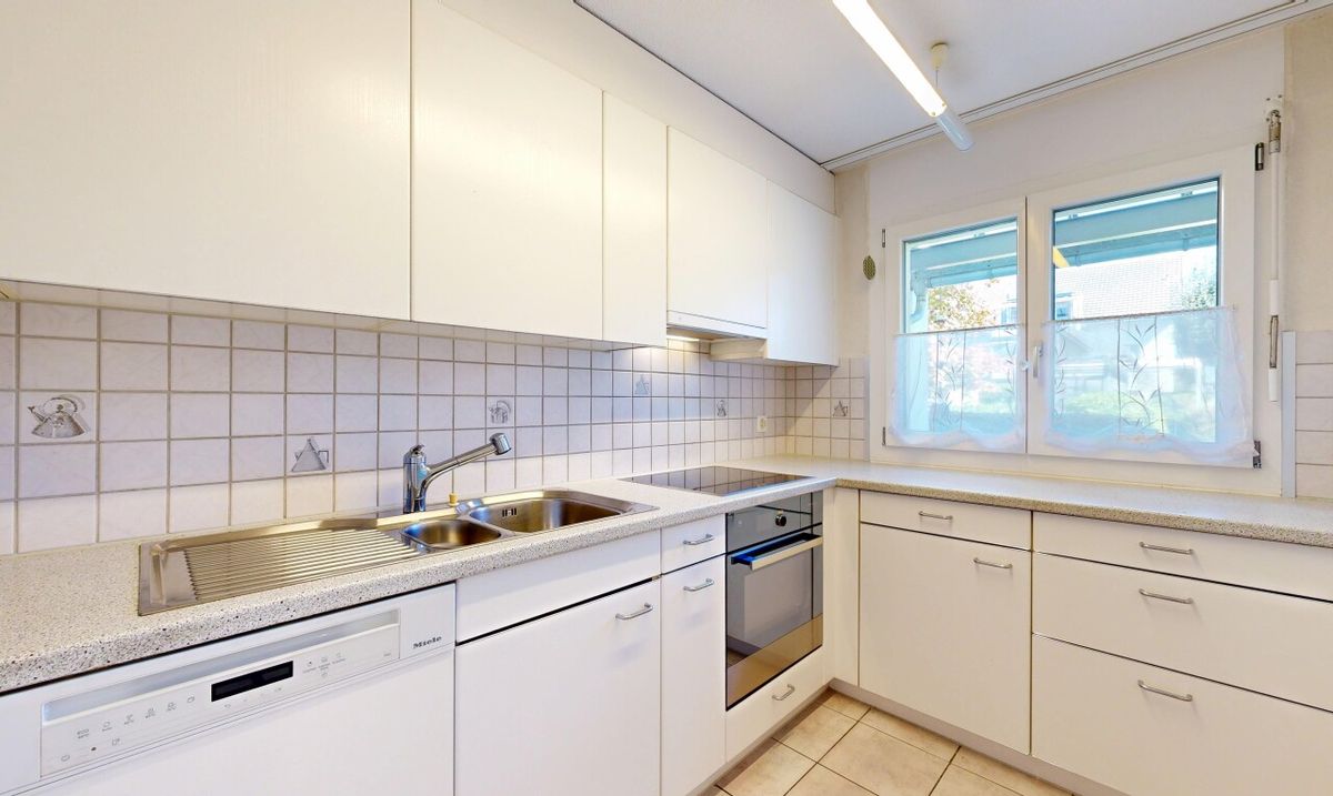 Gepflegtes 6,5-Zimmer-Reihenmittelhaus mit 2 Tiefgaragenplätzen - 6