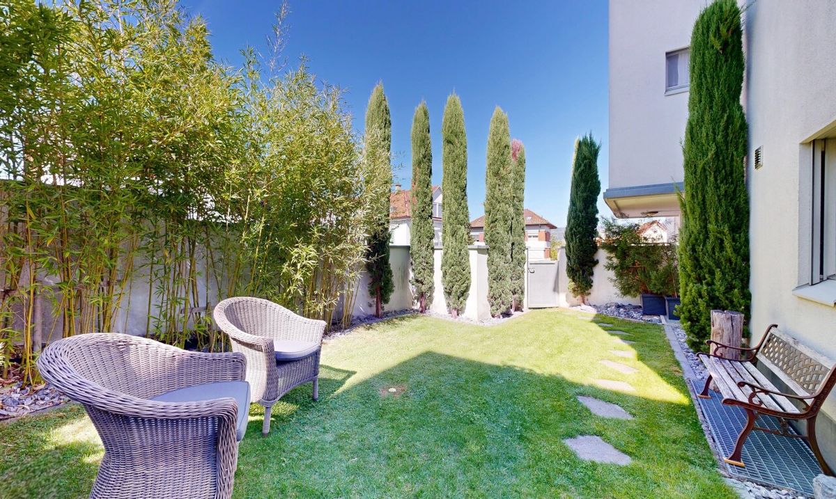 Attraktive 5.5-Zimmer-Triplex-Wohnung mit privatem Garten - 1