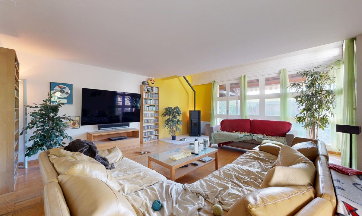 Sonniges 5.5-Zimmer-Doppeleinfamilienhaus im Grünen - 2