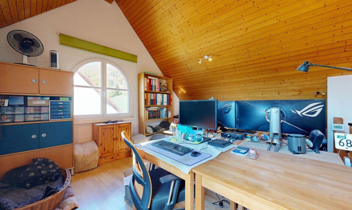 Sonniges 5.5-Zimmer-Doppeleinfamilienhaus im Grünen - 3