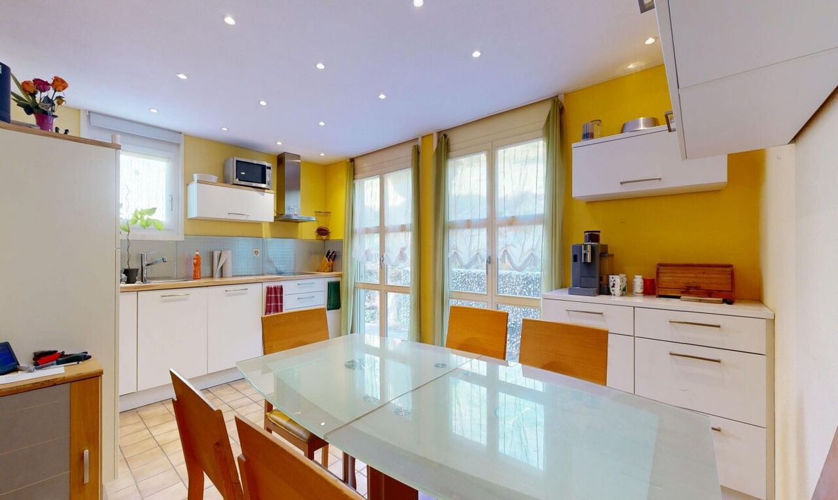 Sonniges 5.5-Zimmer-Doppeleinfamilienhaus im Grünen - 6