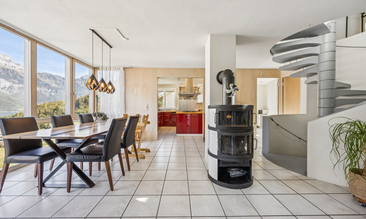 6.5-Zimmer-Einfamilienhaus mit Einliegerstudio und Seesicht - 0