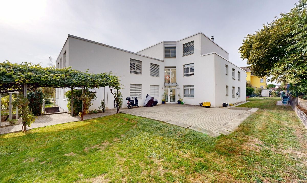 Grosszügige und einzigartige Wohnung an ruhiger Lage - 2
