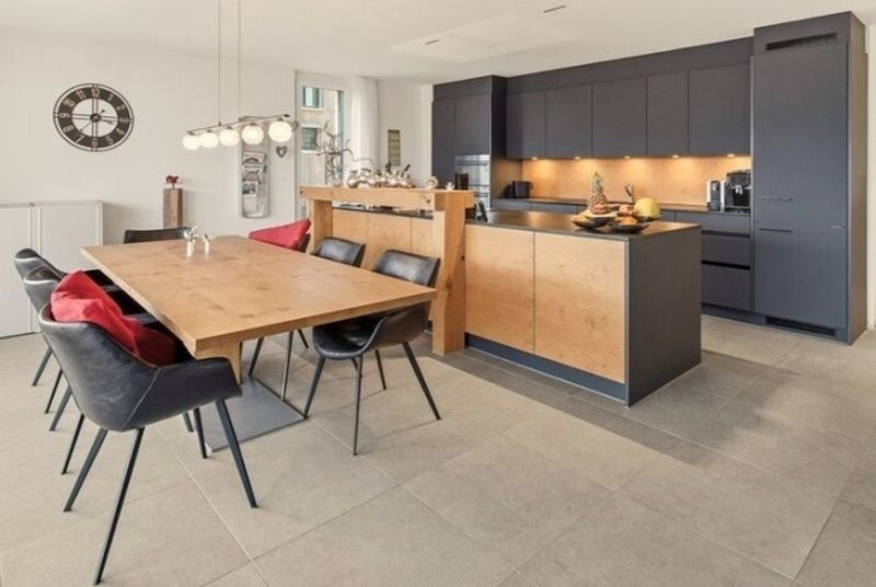 KLASSE UND KOMFORT IM GRÜNEN - NEUWERTIGE 4.5 ZIMMERWOHNUNG - 2